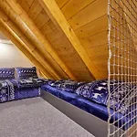 Urlas Apartments, Shortcut To Snezka, Dog Friendly