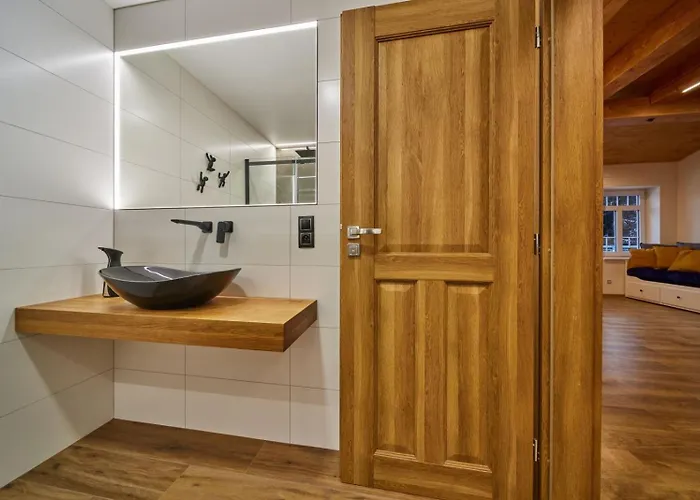 شقة Urlas Apartments, 80m From Slope, Dog Friendly