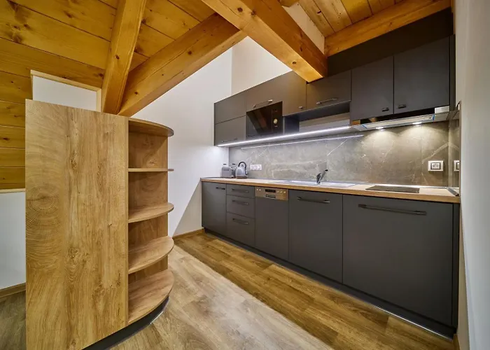 شقة Urlas Apartments, 80m From Slope, Dog Friendly